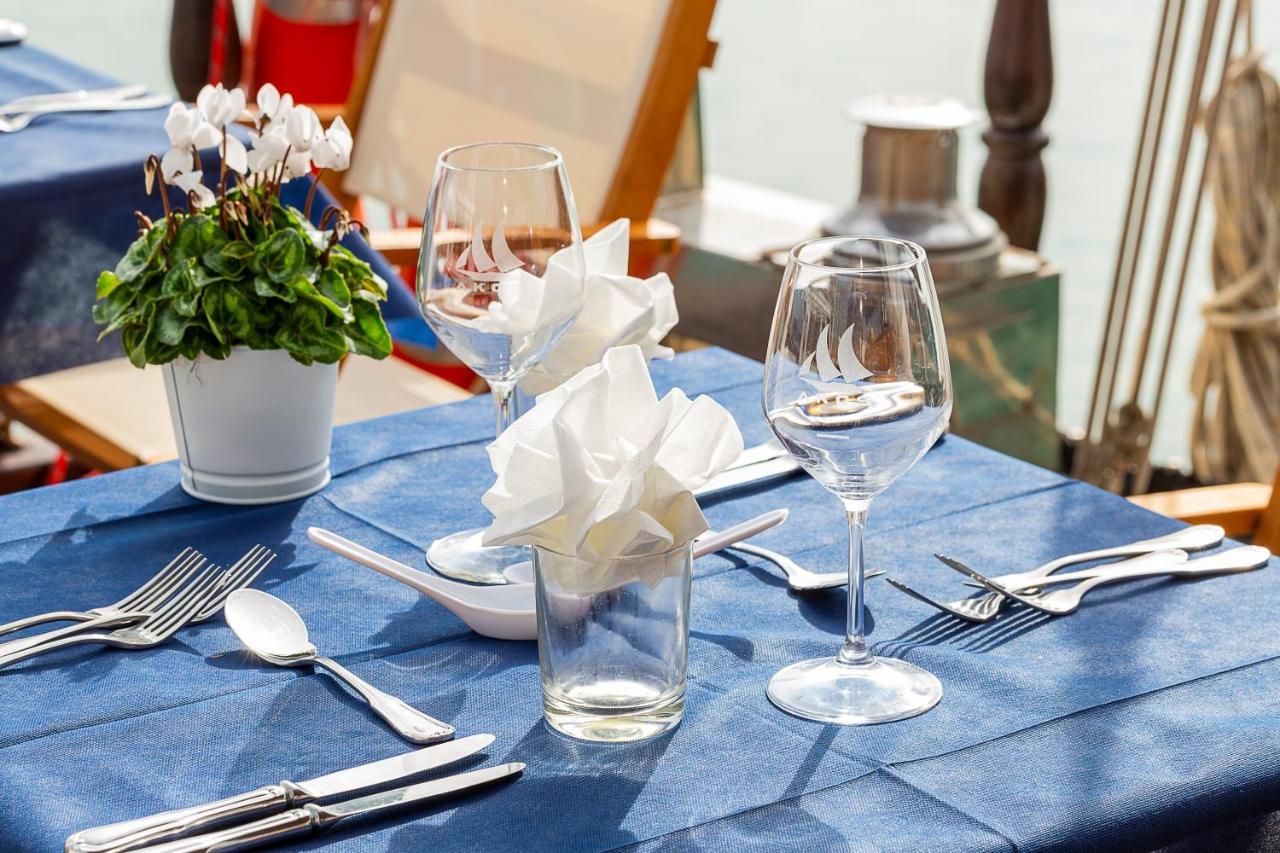 Akos Hotel en barco Venecia