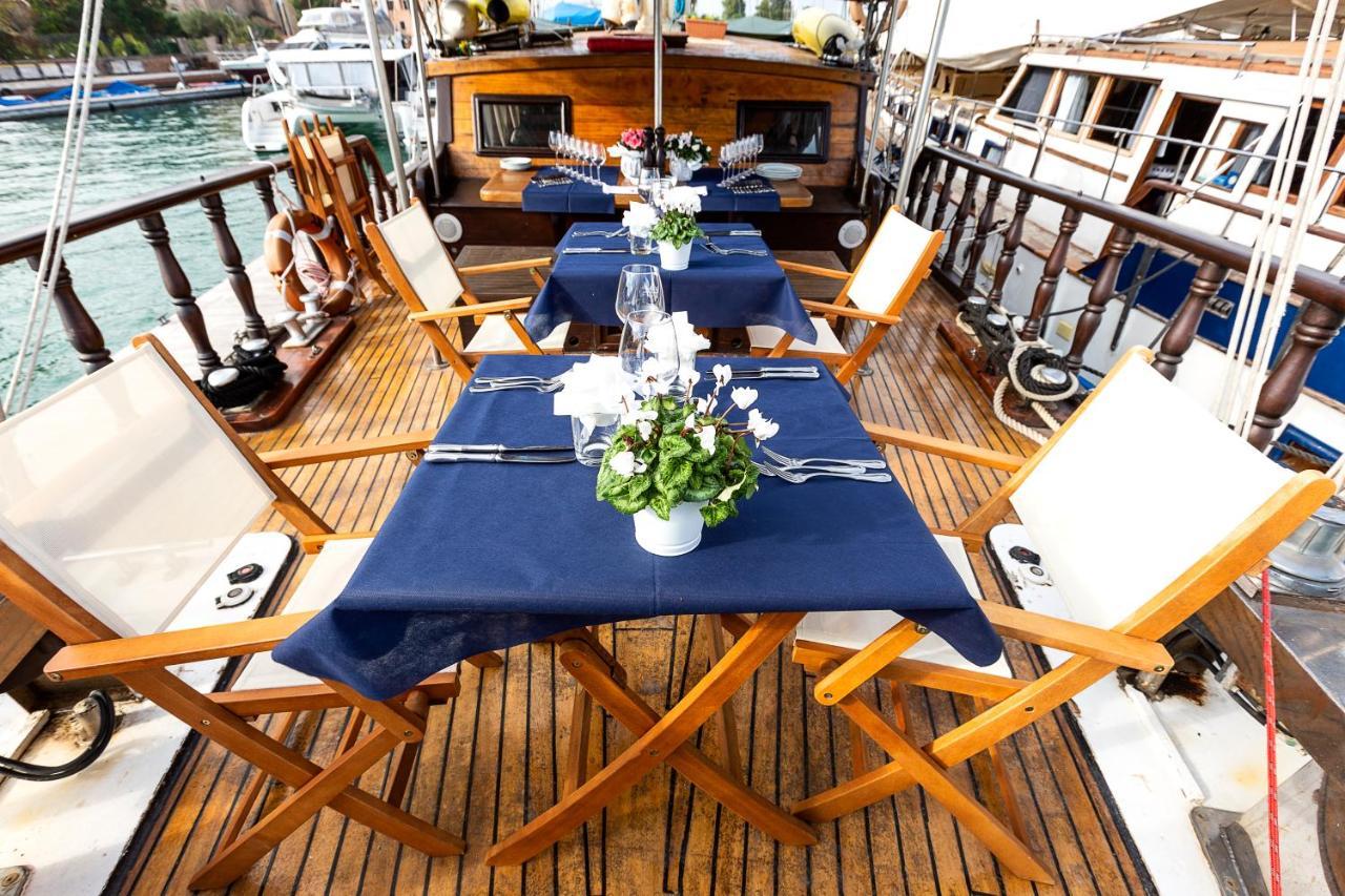 Hotel en barco Akos